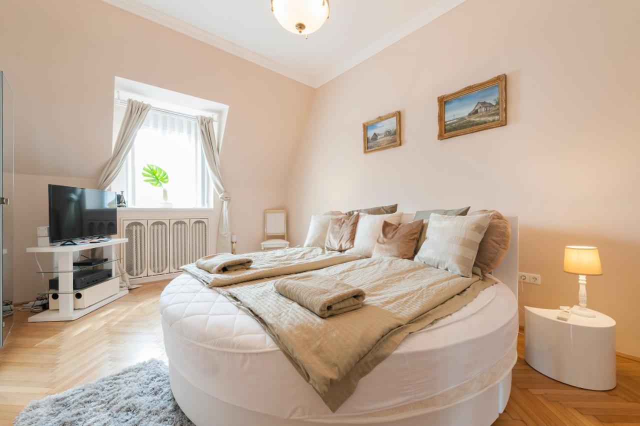 Opera & Basilica 2 Bedrooms With Balcony Budapest Exterior photo